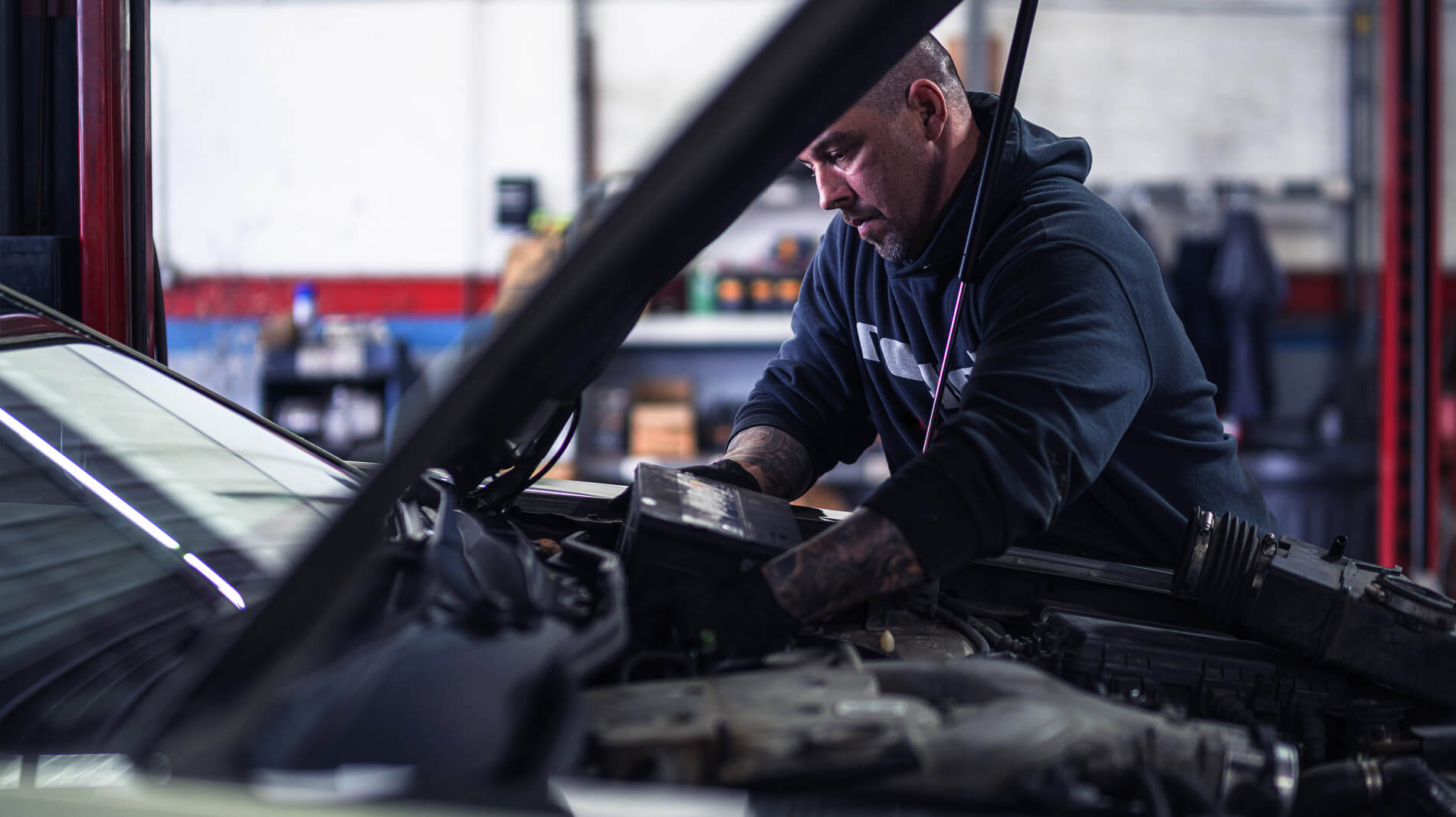 Mechanics offering battery testing & replacement – Midland mechanics offering reliable car servicing for Midland locals.